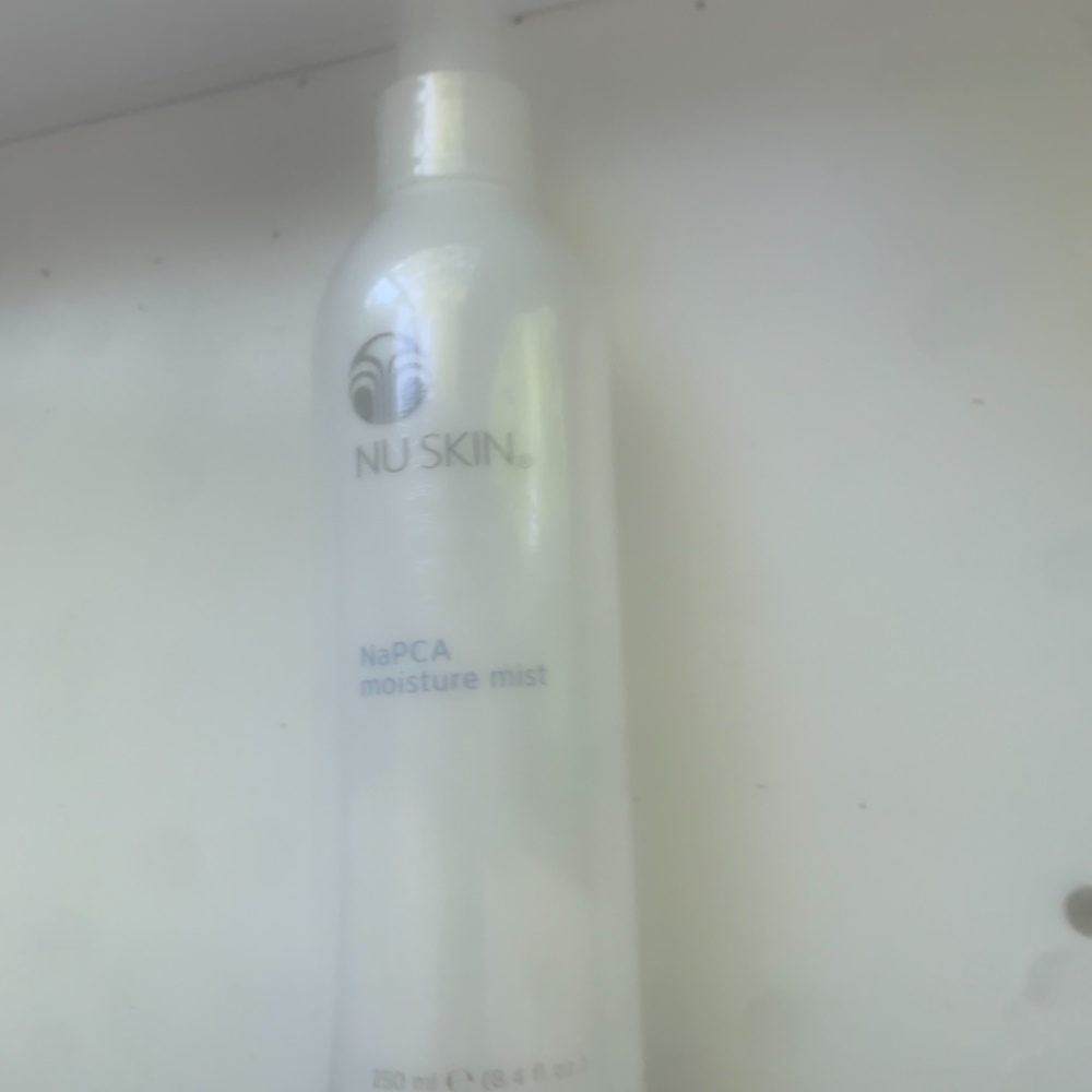 Nuskin - Picture 3 of 3